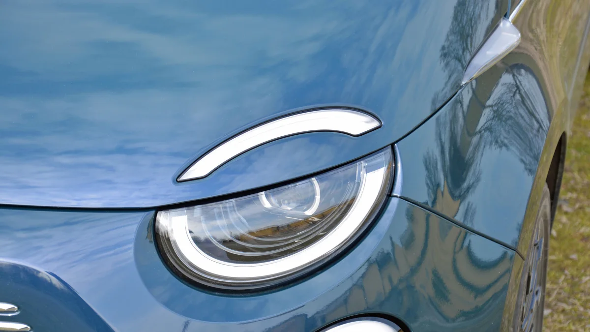 2023 Fiat 500e, European-market model