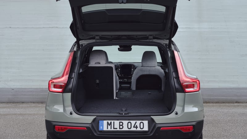Обзор Volvo XC40 Recharge First Drive 2023: EV-внедорожник - миниатюрный, мощный и неприхотливый27